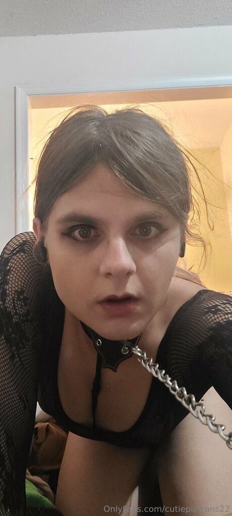 Cutiepietrans22 model porn photo