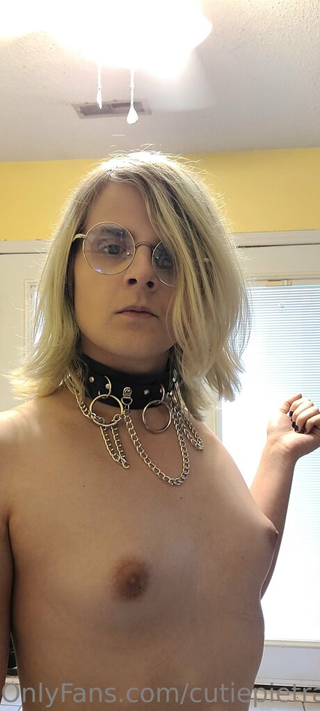 Cutiepietrans22 exclusive star photo