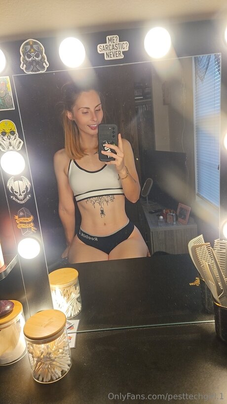 Pesttechgirl 1 star high quality photo