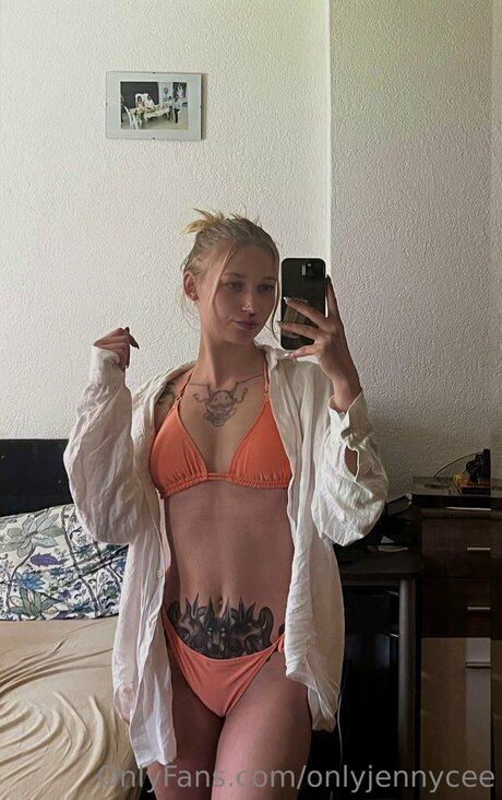 Onlyjennycee model hot gallery