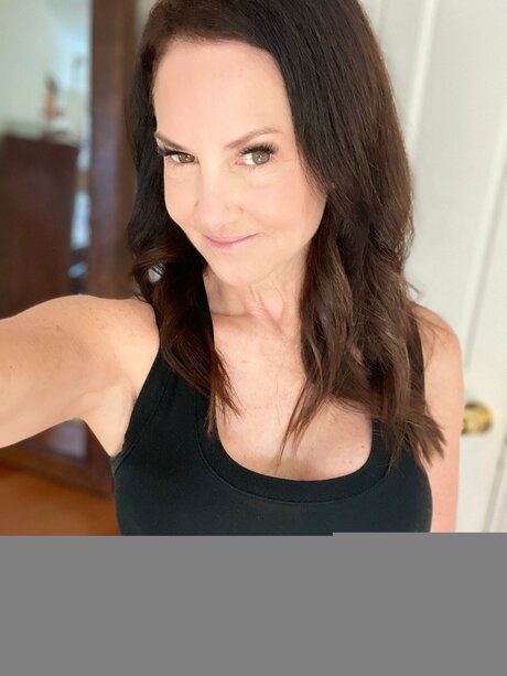 Suzannehollyxxx naked pornstar photo