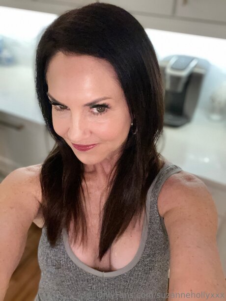 Suzannehollyxxx pornstar sexy photo