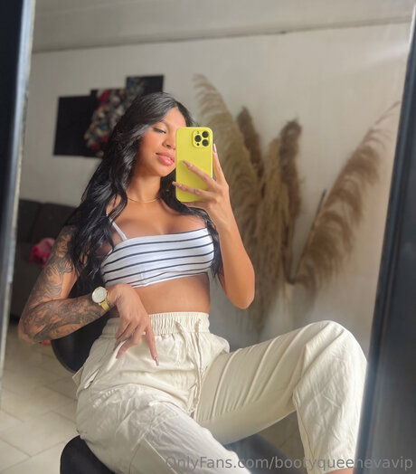 Bootyqueenevavip star pretty gallery