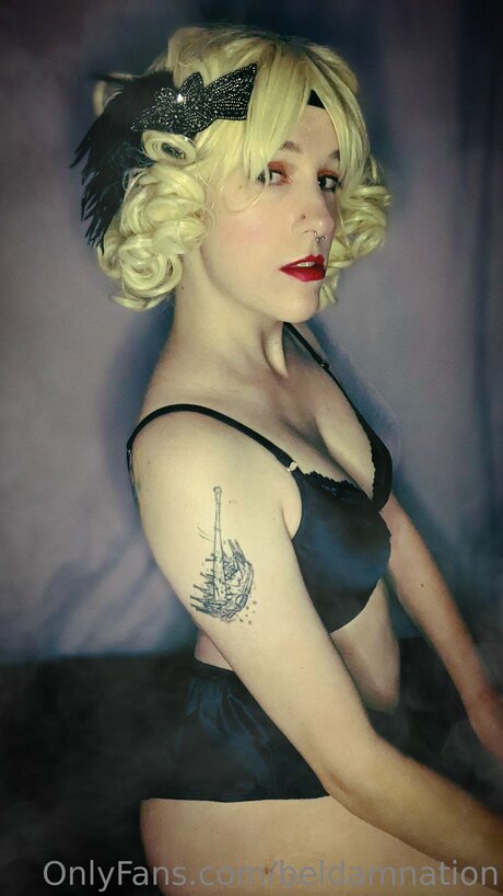 Kittydarlingxx nude star pictures