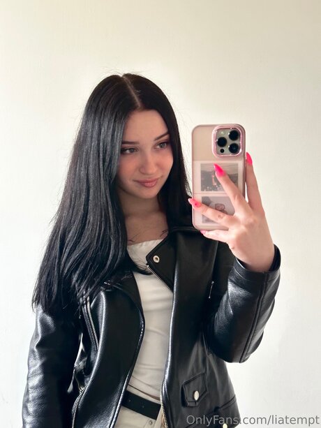 Tinylia perfect actress pic