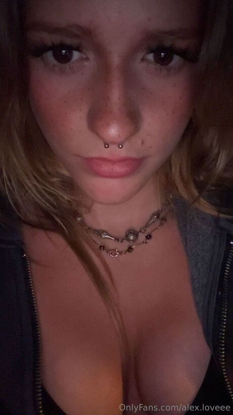 Alex Loveee nice actress pictures