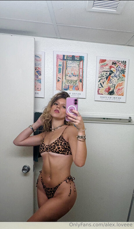 Alex Loveee model hd images