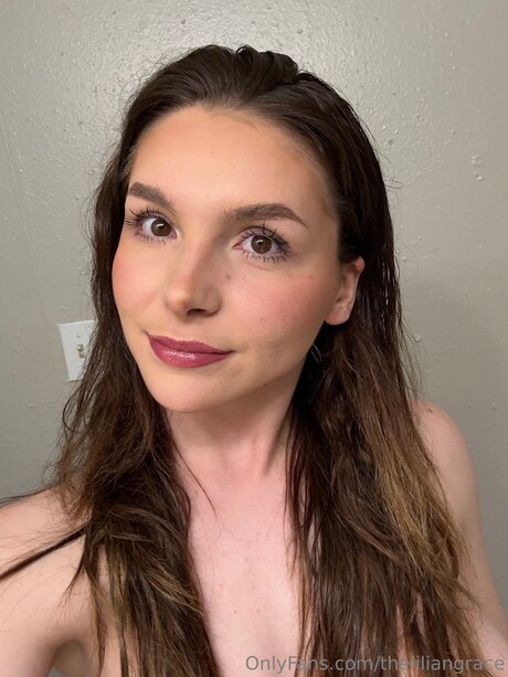 Skuishiiiposr model sexy photos