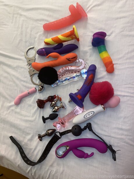 Eyeheartjasss free pornstar images