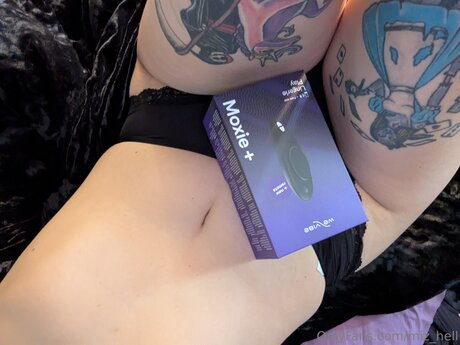 Miz Hell pornstar art image