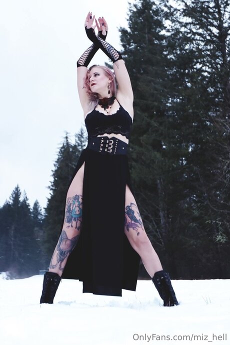 Miz Hell star erotic picture