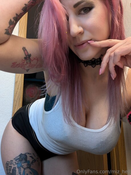 Miz Hell model adult image