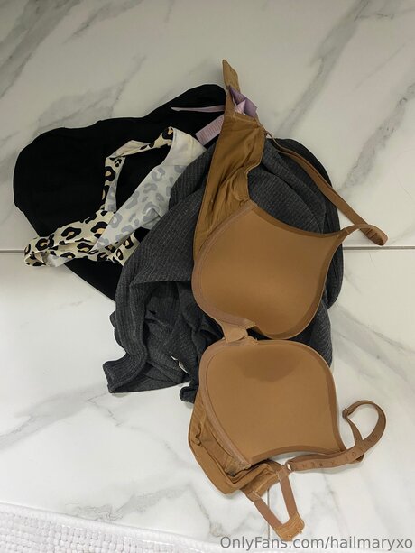 Hailmaryxo model naked archive