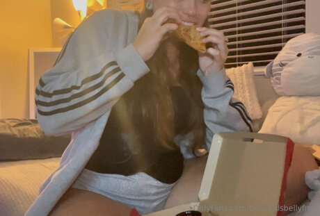 Bellagirlsbellyfree pretty model photos