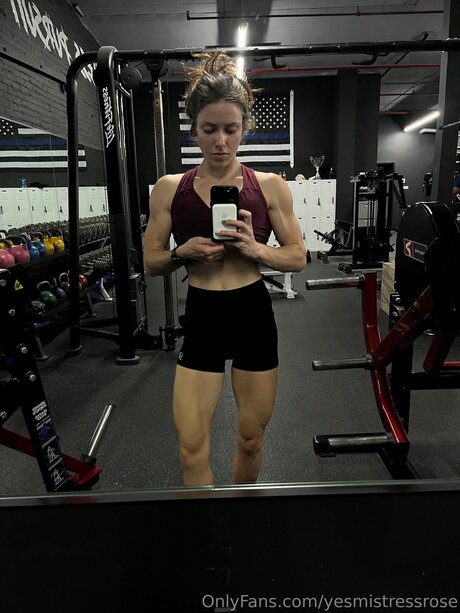 Roserenoir model nice pic