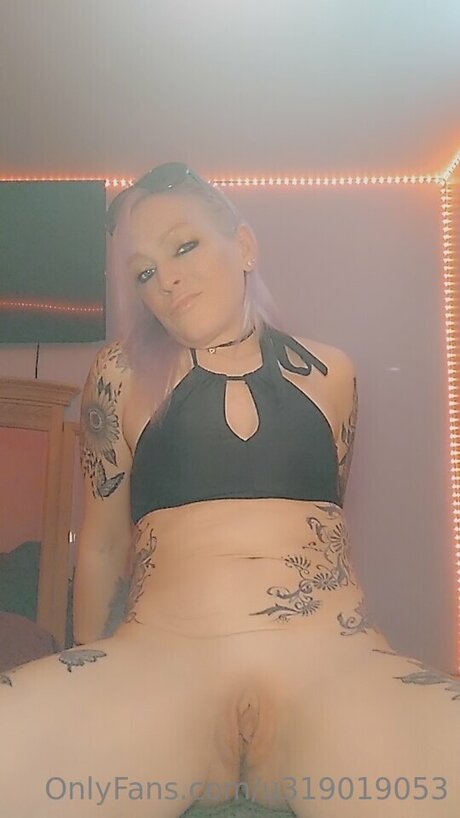 U319019053 art actress images