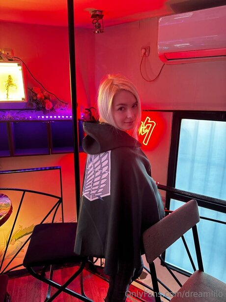 Dreamlilo pornographic model img