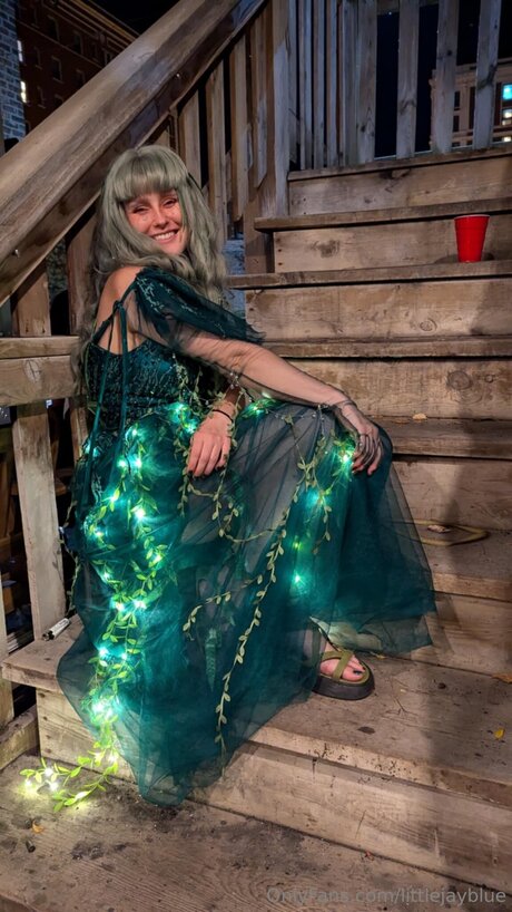 Littlejayblue naked model img