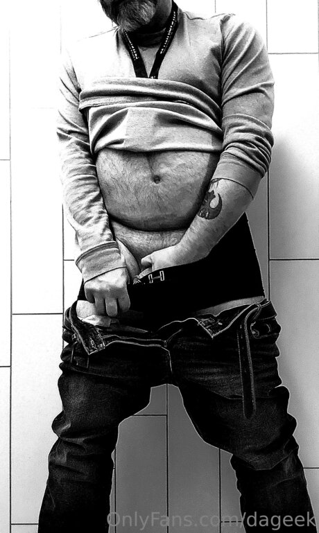 Dageek perfect actress pictures