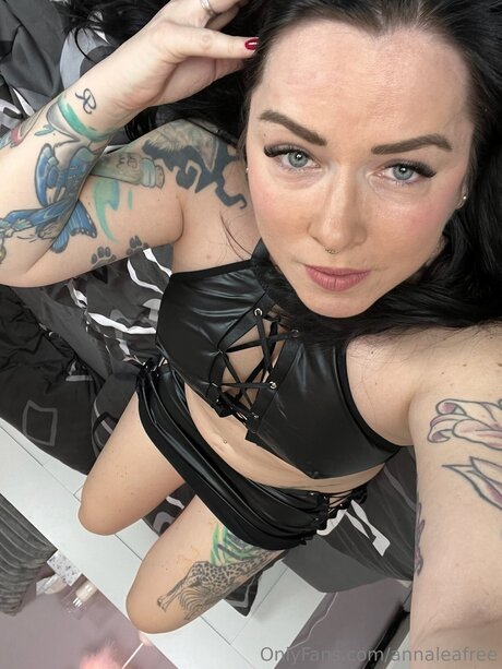 Annaleafree star sexy pic