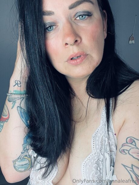 Annaleafree exclusive actress photo