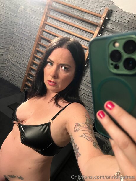 Annaleafree best star photo