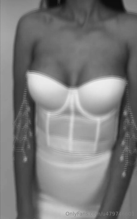 U479746601 model porn pic