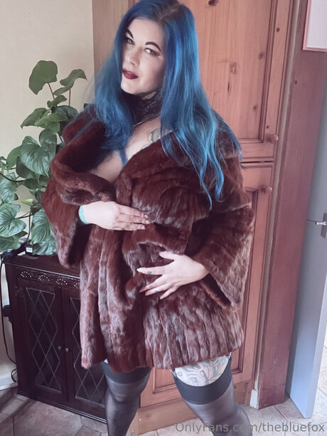 Thebluefox art model photo