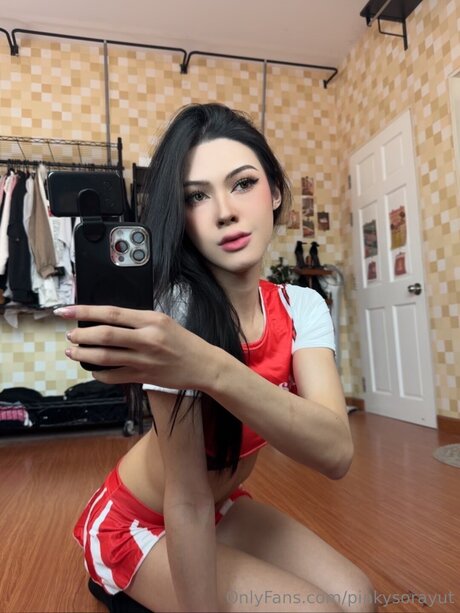 Pinkysorayut star erotic image