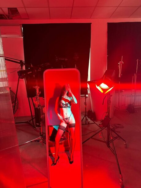 Inlikoris model pornographic pics