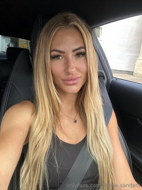 Leonie Sanders model nice galleries