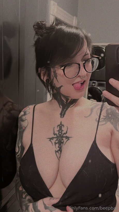 Beepbat art actress img