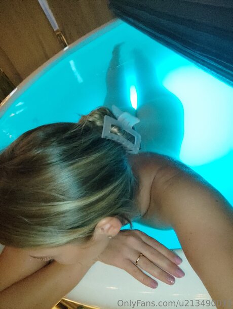 Nina Bella nice actress pic