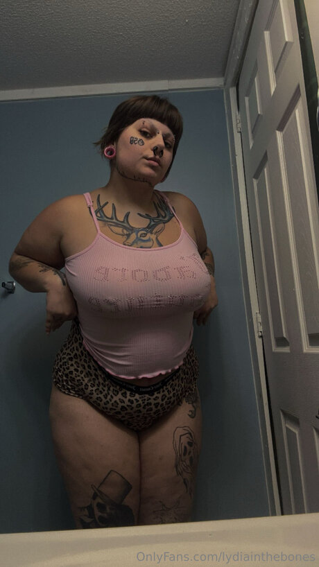 Lydiainthebones star nude photo