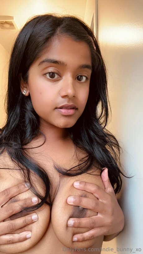 Indie Bunny Xo sexy model pics