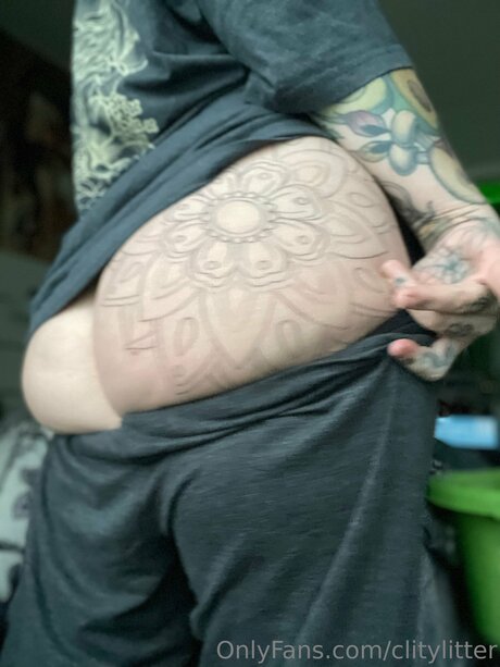 famous onlyfans art nude pic