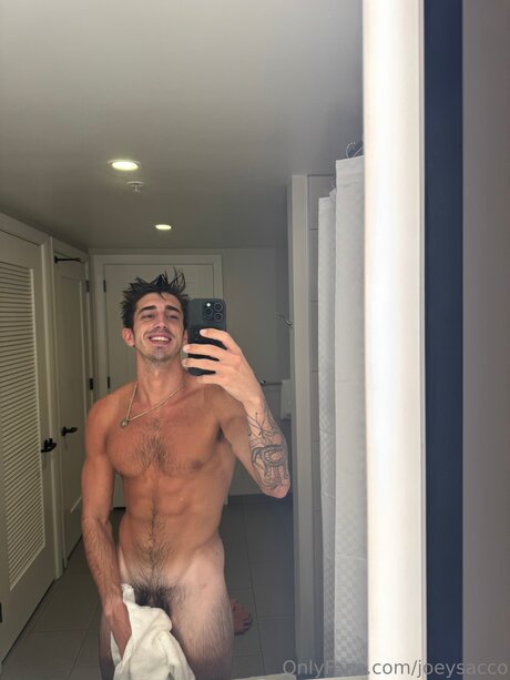Joeysacco model nude picture