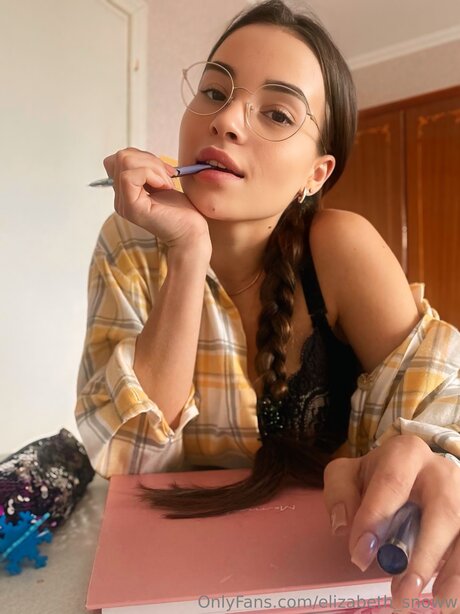 Elizabeth Dreamm perfect model pic