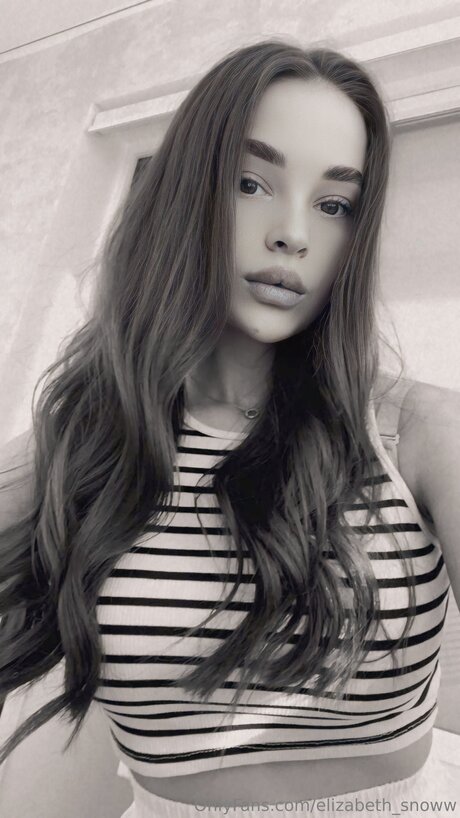 Elizabeth Dreamm sexy model pictures