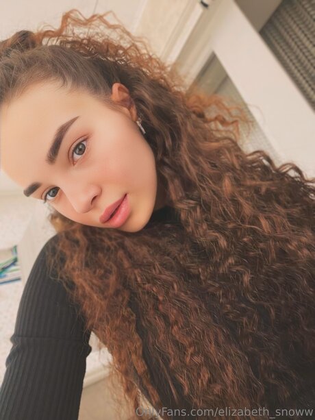 Elizabeth Dreamm star hot images