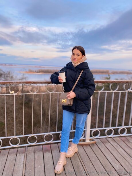 Elizabeth Dreamm free star img