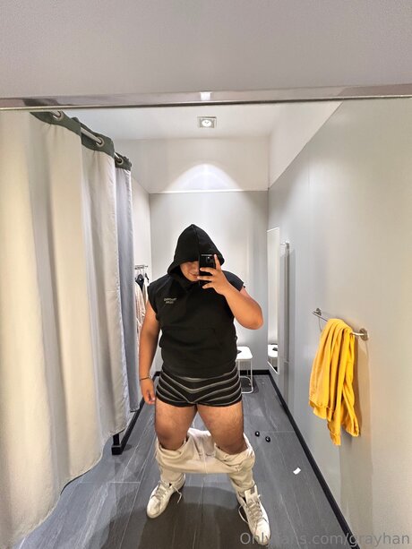 Grayhan naked actress picture