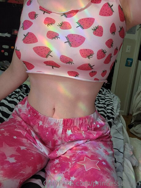 Strwbrybitch model pretty pictures