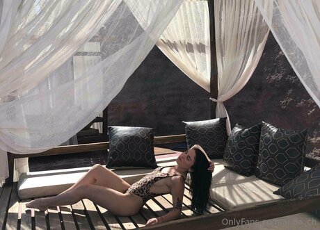 Mavissss perfect model galleries