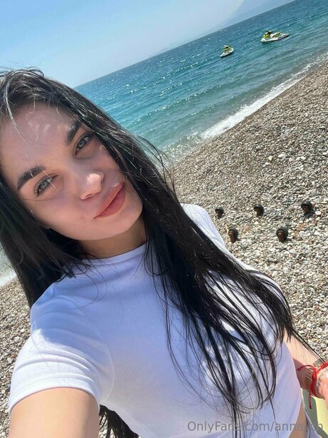 Mavissss sexy star pic