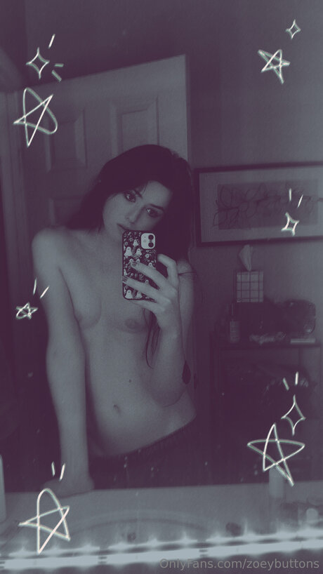 Zoeybuttons model xxx pics