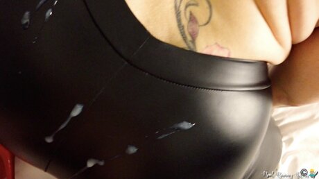 Leslie C sex model images