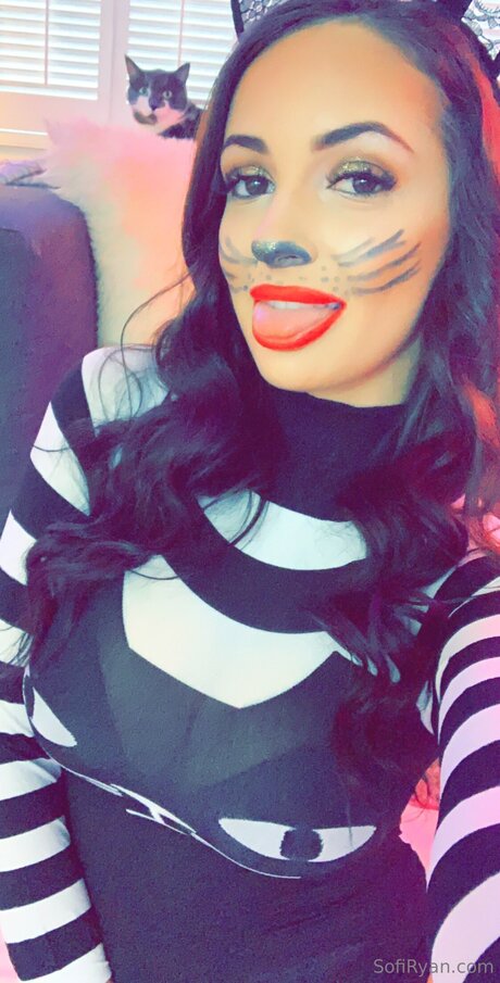 Sofiryan erotic actress photos