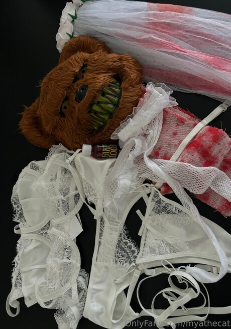 Myachen nudes star images