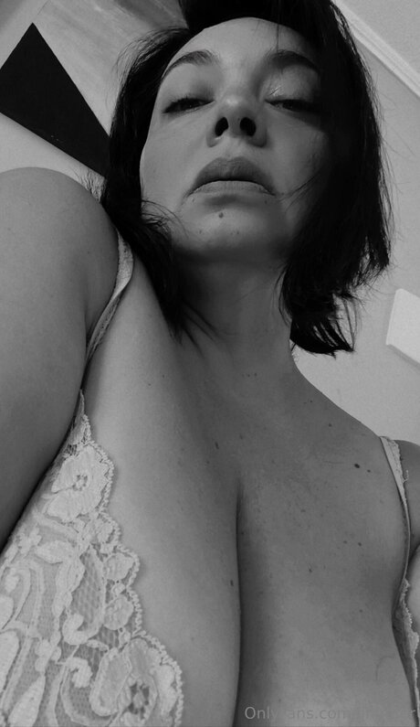 Linhgfer beautiful actress images